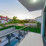 Oezel Villa