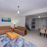 Villa Oezel *
